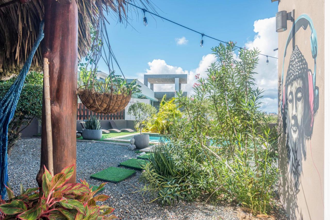Lama Y Solo Unique Private Room Walking Distance To The Beach Palm Beach Екстер'єр фото