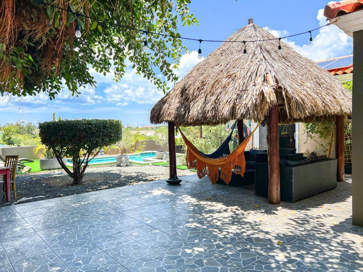 Lama Y Solo Unique Private Room Walking Distance To The Beach Palm Beach Екстер'єр фото