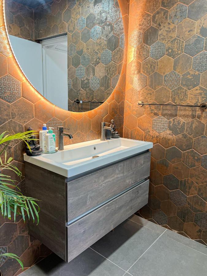 Lama Y Solo Unique Private Room Walking Distance To The Beach Palm Beach Екстер'єр фото