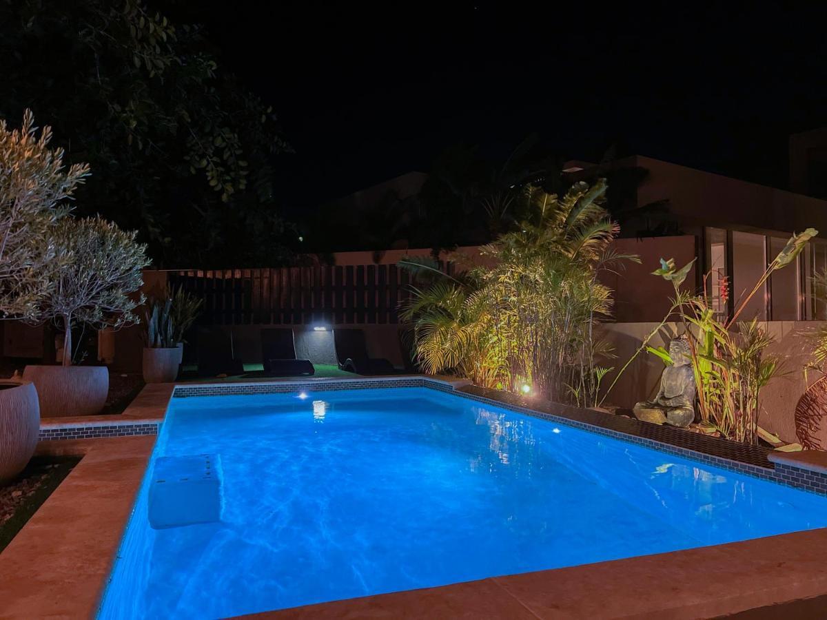 Lama Y Solo Unique Private Room Walking Distance To The Beach Palm Beach Екстер'єр фото